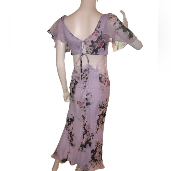 ASOS DESIGN Tall flutter.sleeve maxi dress with lace insert in blue burnout - Picture 6 of 12